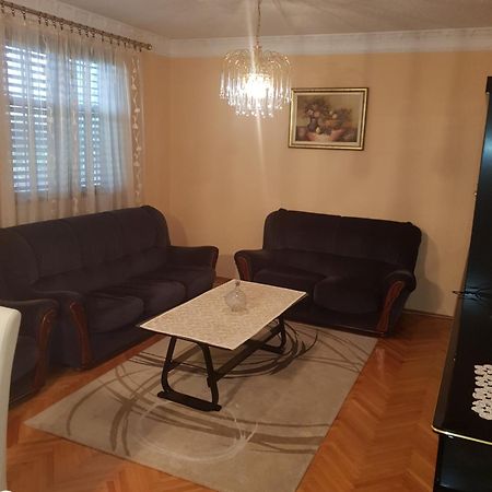 Holiday Home Celuga Bar Luaran gambar