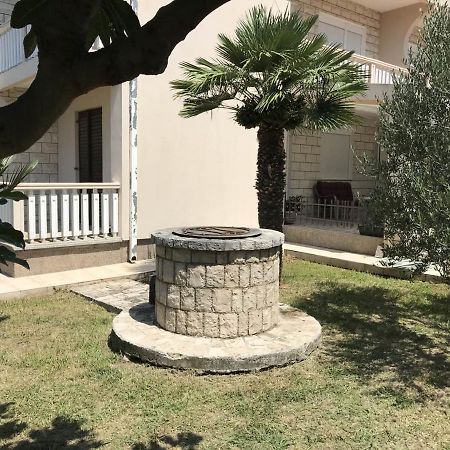Holiday Home Celuga Bar Luaran gambar