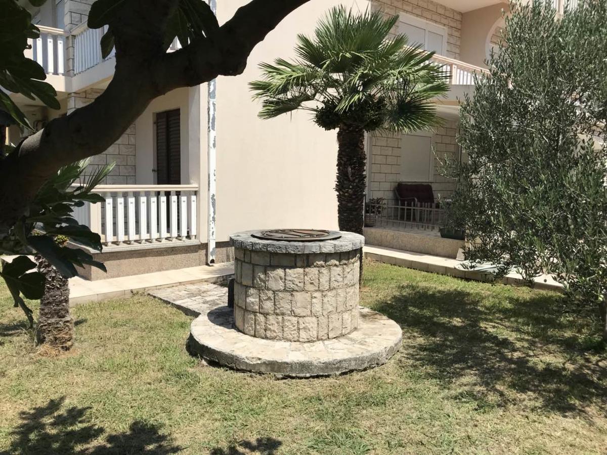 Holiday Home Celuga Bar Luaran gambar